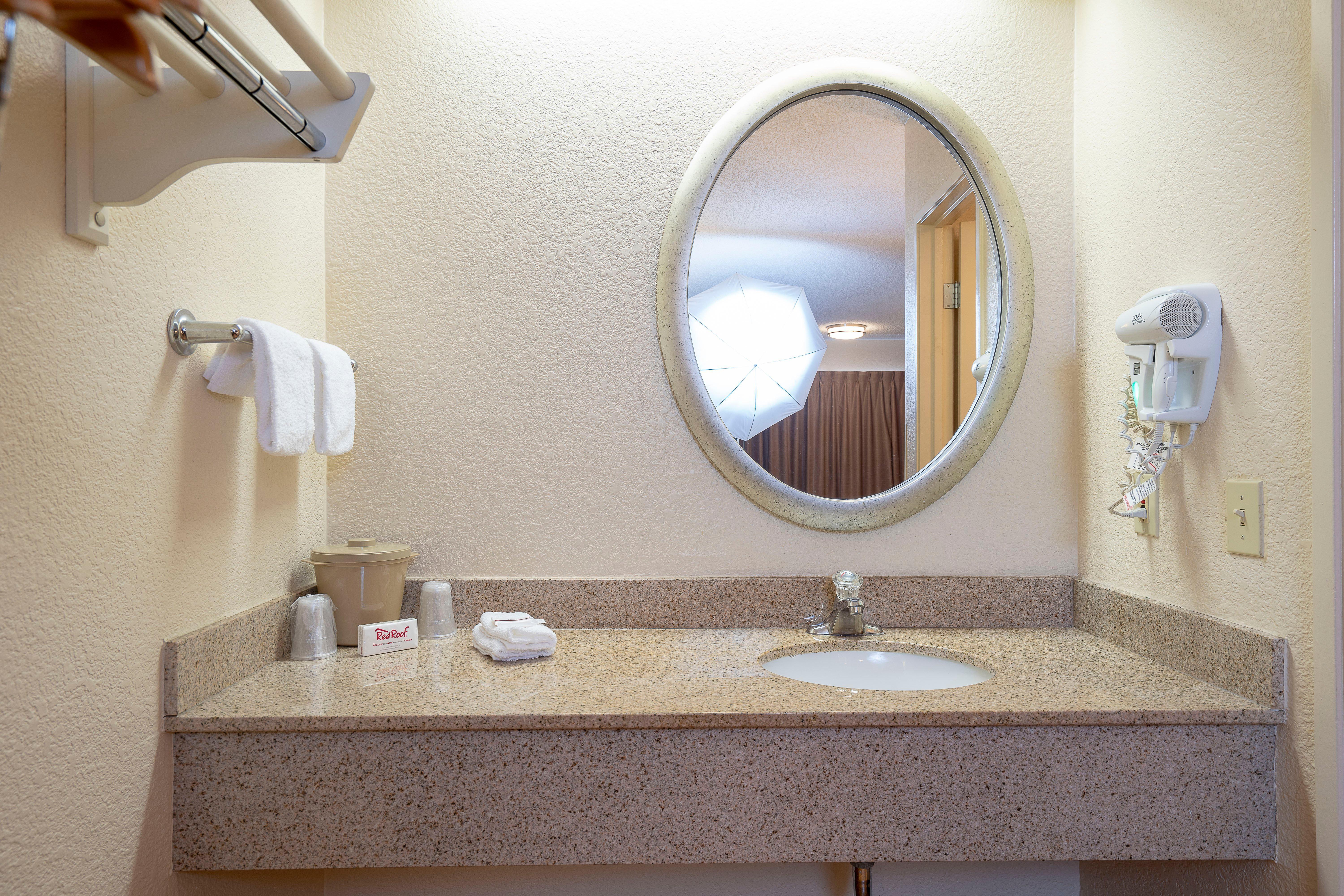 Red Roof Inn Louisville Fair And Expo Exterior foto